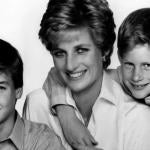 Lady Di junto a sus hijos Guillermo y Enrique de Inglaterra