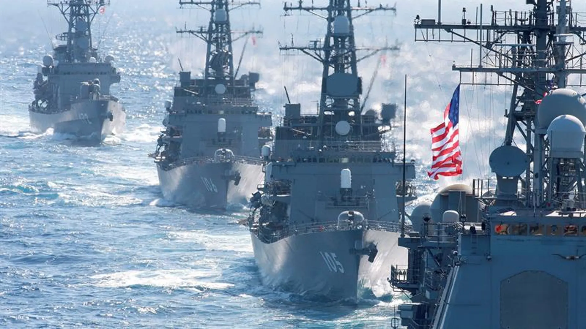 Barcos de la Marina de Estados Unidos en el Pacífico