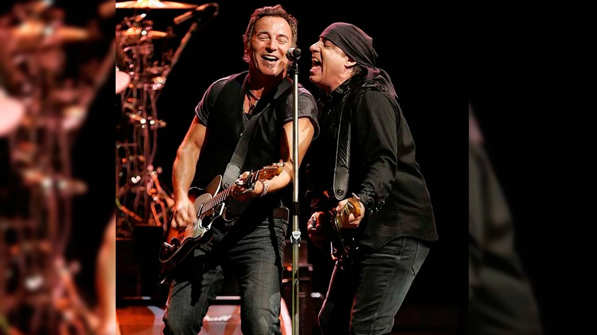 Bruce Springsteen y Little Steven durante un concierto