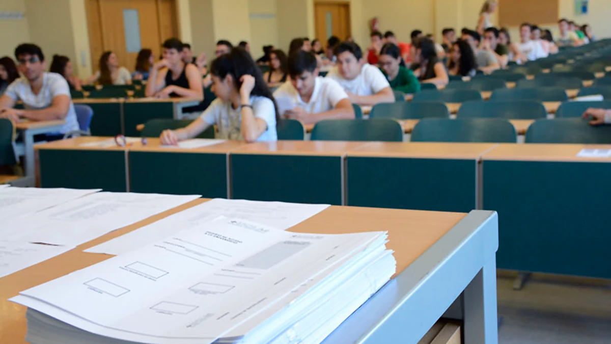 Las fechas clave para los alumnos que superen la PEvAU y quieran solicitar plaza en las universidades públicas de Andalucía