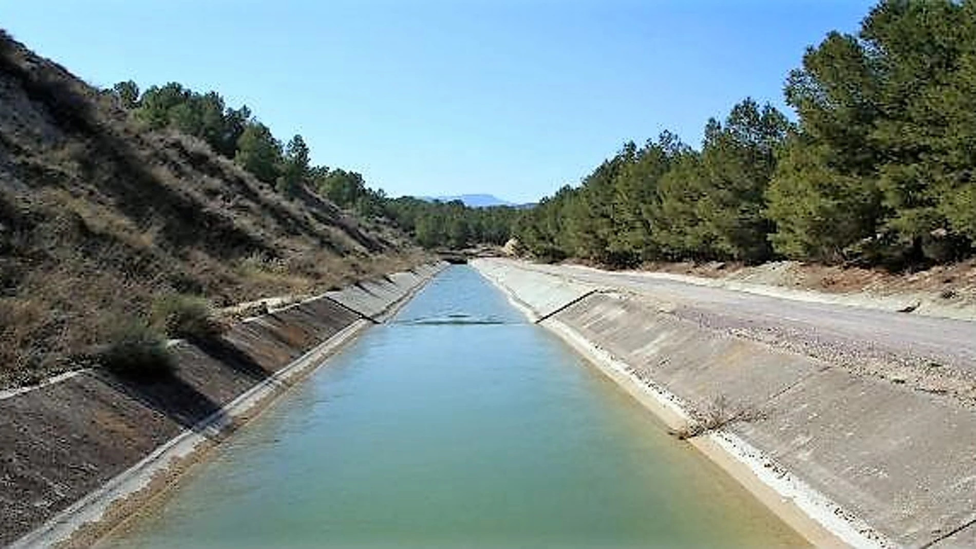 Canal del trasvase Tajo-Segura
