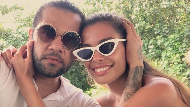 Dani Alves y Joana Sanz 