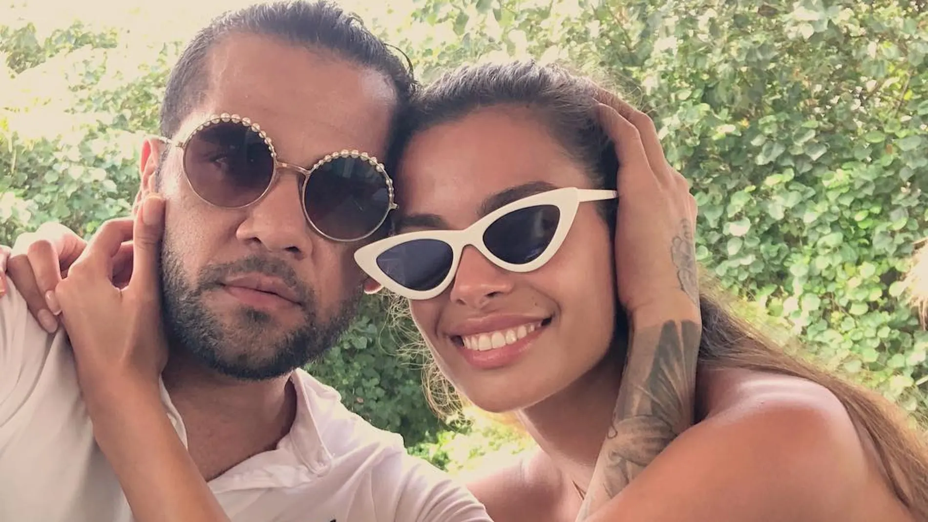 Dani Alves y Joana Sanz