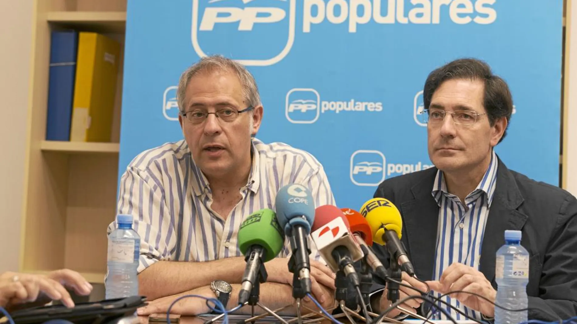 José Antonio Martínez Bermejo y Jesús Enríquez ofrecen la rueda de prensa tras su encuentro con Puente
