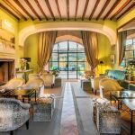 El hotel se caracteriza por la elegancia de su mobiliario, que crea espacios muy acogedores.