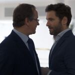 Alfonso Alonso saluda al presidente del PP en Gupúzcoa, Borja Sémper