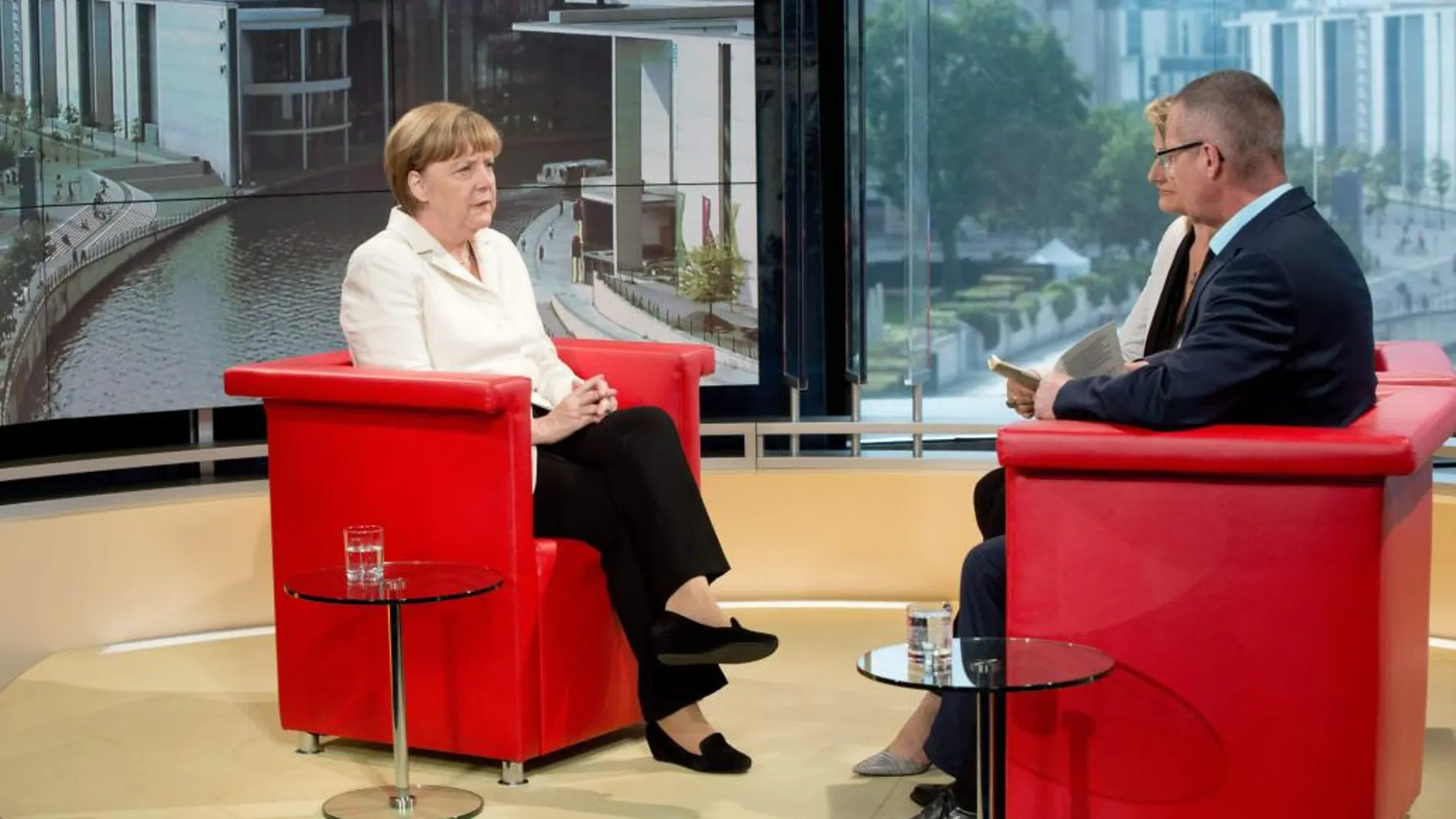 Angela Merkel, durante la entrevista concedida a la televisión pública alemana ARD.