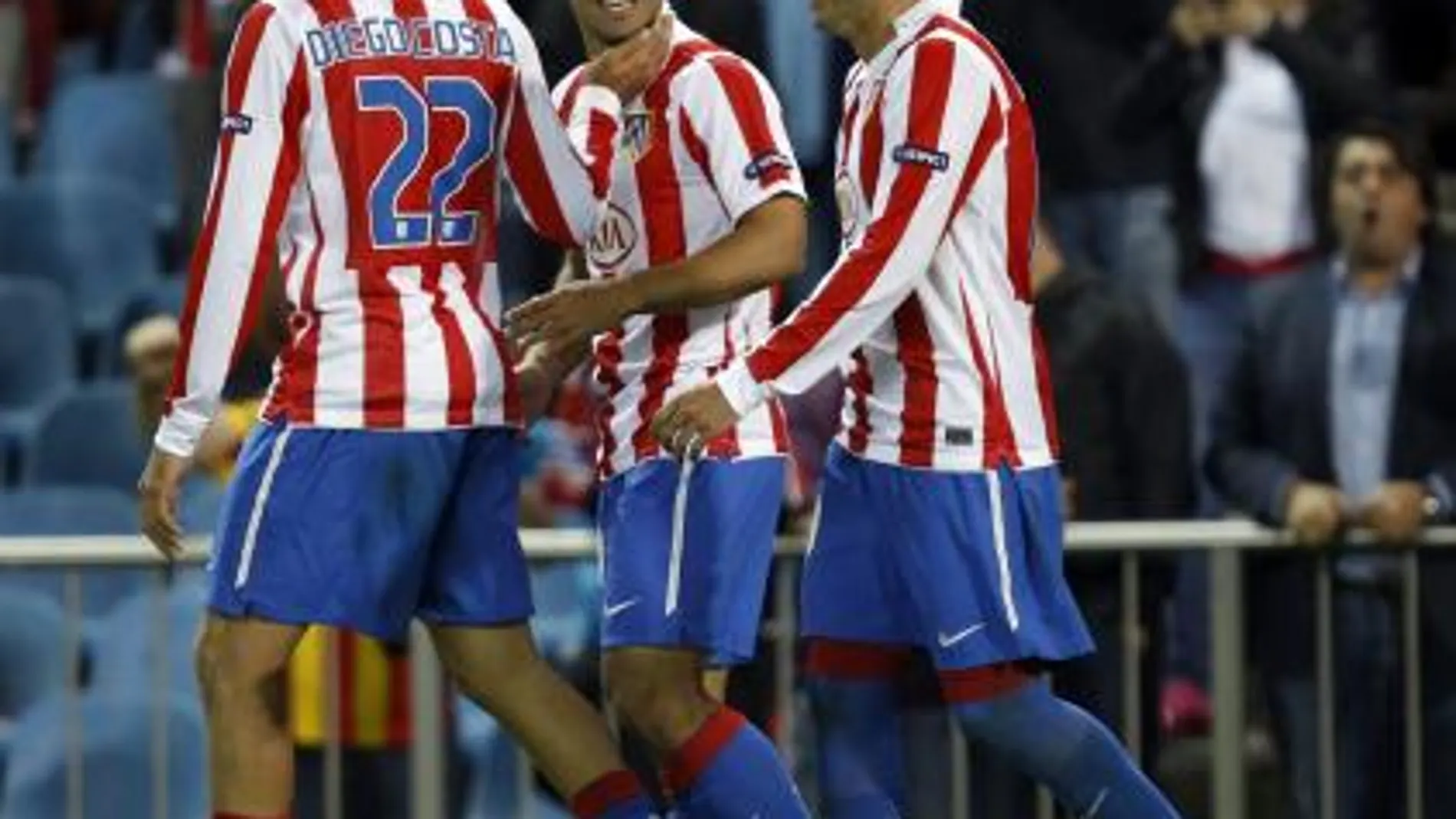 Un triunfo fácil reactiva al Atlético en la Liga Europa (3-0)