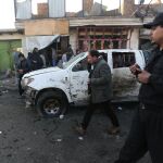 Fuerzas de seguridad afganas en el lugar del ataque