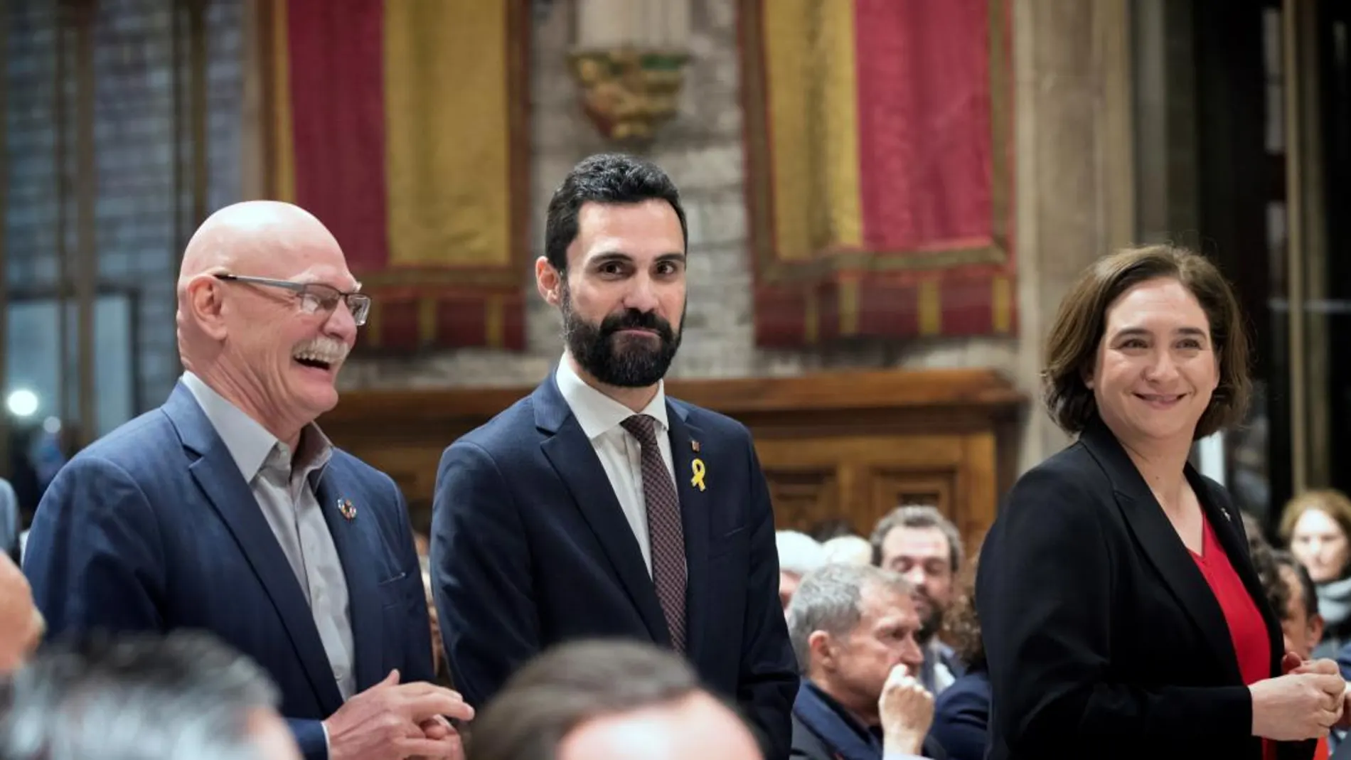 La alcaldesa de Barcelona, Ada Colau y el presidente del Parlament, Roger Torrent, durante un acto en el Ayuntamiento de Barcelona