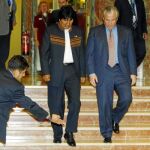El presidente de Bolivia, Evo Morales, alabó ayer al magistrado Baltasar Garzón, con el que se reunió durante 40 minutos en el hotel Intercontinental de Madrid.