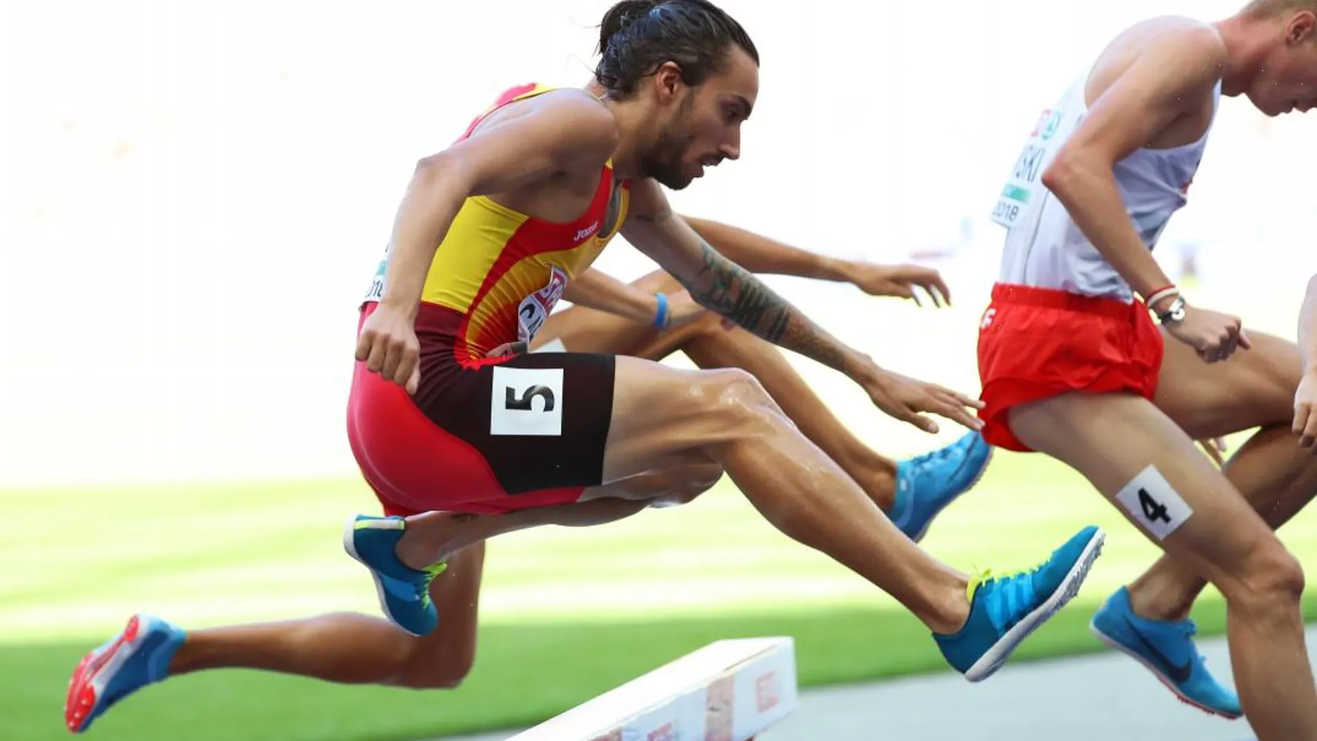 El atleta español Fernando Carro compite en la prueba de los 3000m obstáculos