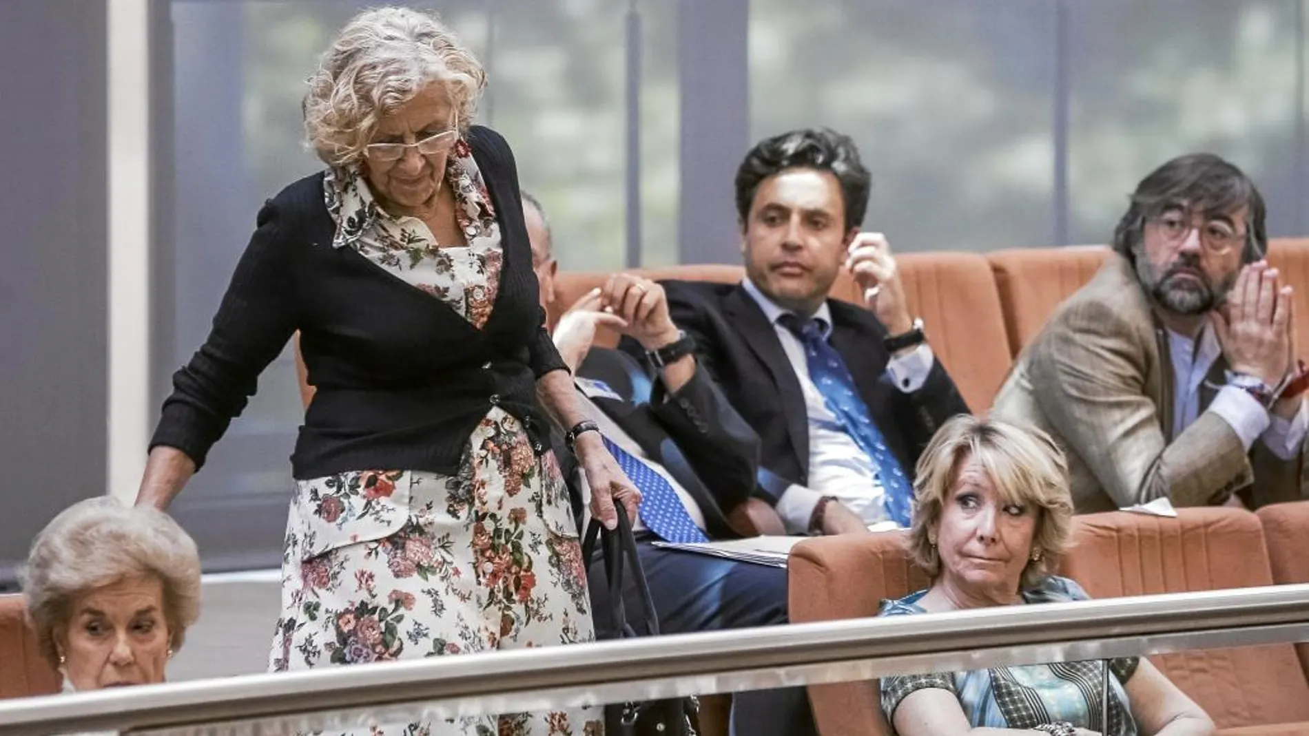 Aguirre y Carmena compartieron palco con la familia de Cristina Cifuentes durante la segunda sesión de la investidura