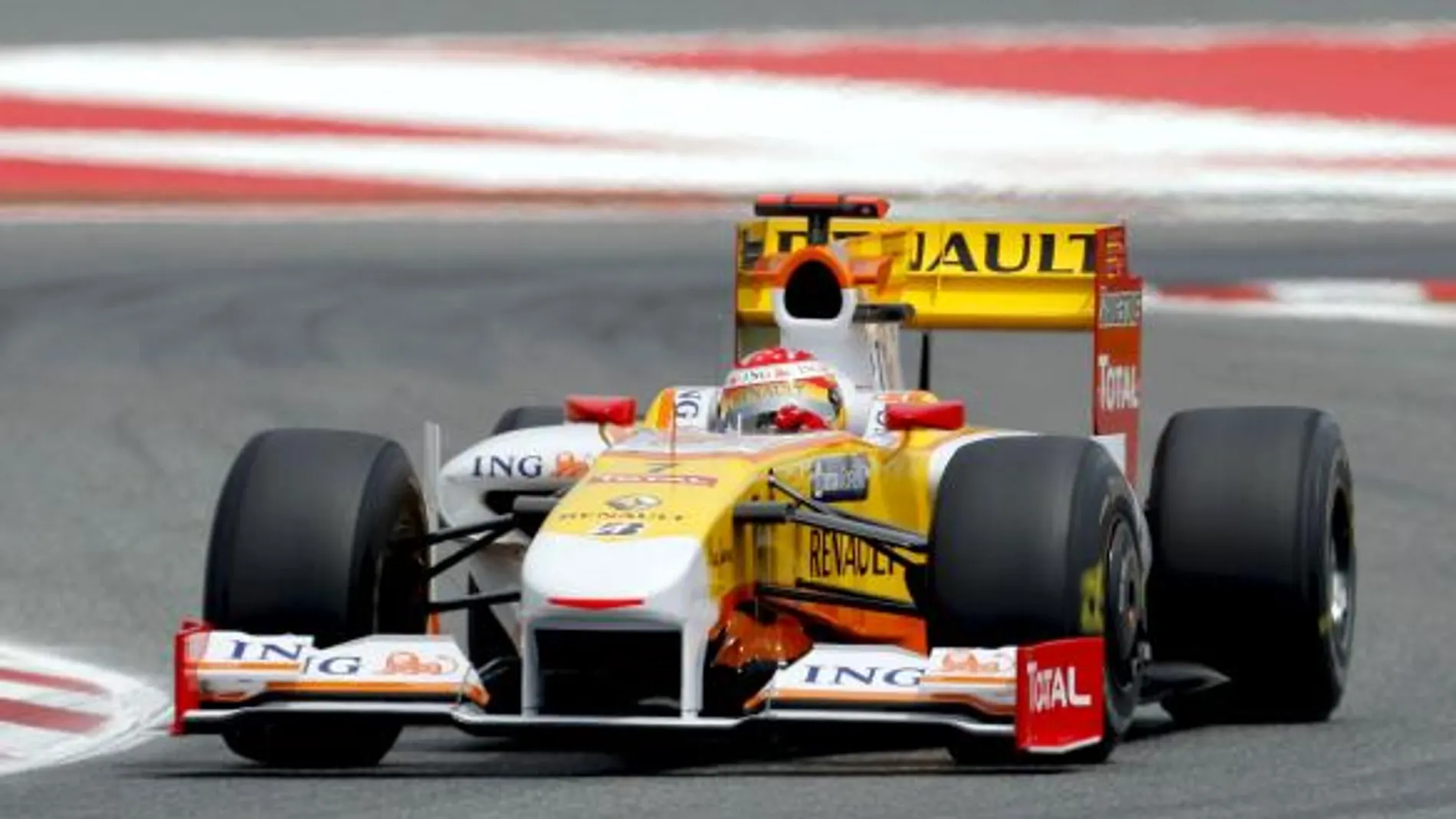 Alonso bendice un octavo puesto para la carrera