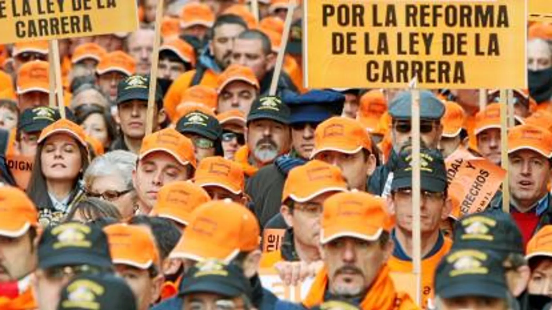 Concentración de militares españoles ante el Ministerio de Defensa el pasado 16 de octubre