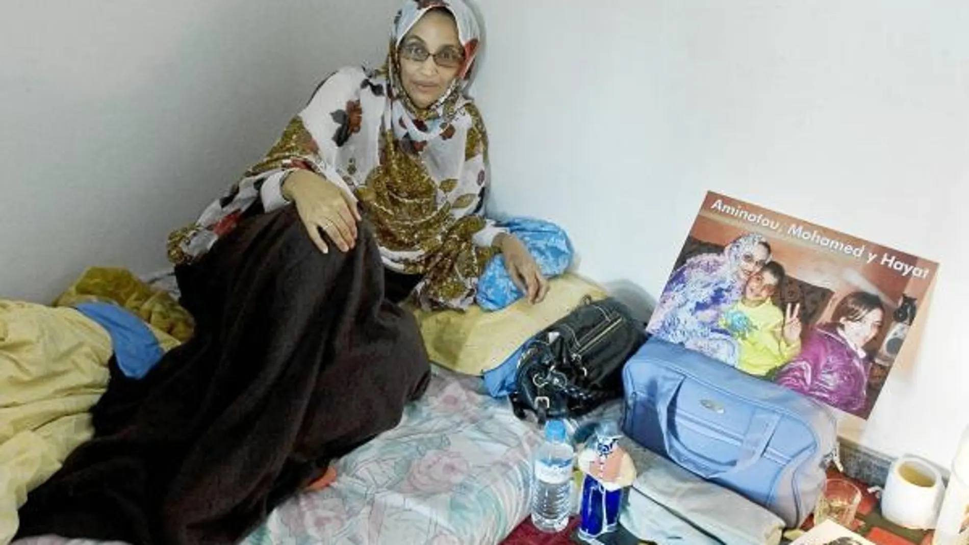 El 18 de diciembre de 2009 comenzaba el primero de 32 días de tensión. Marruecos denegó la entrada de la activista Aminatu Haidar, que inició una huelga de hambre. Tras numerosas negociaciones, España reconoció que en el Sahara prima la ley marroquí.