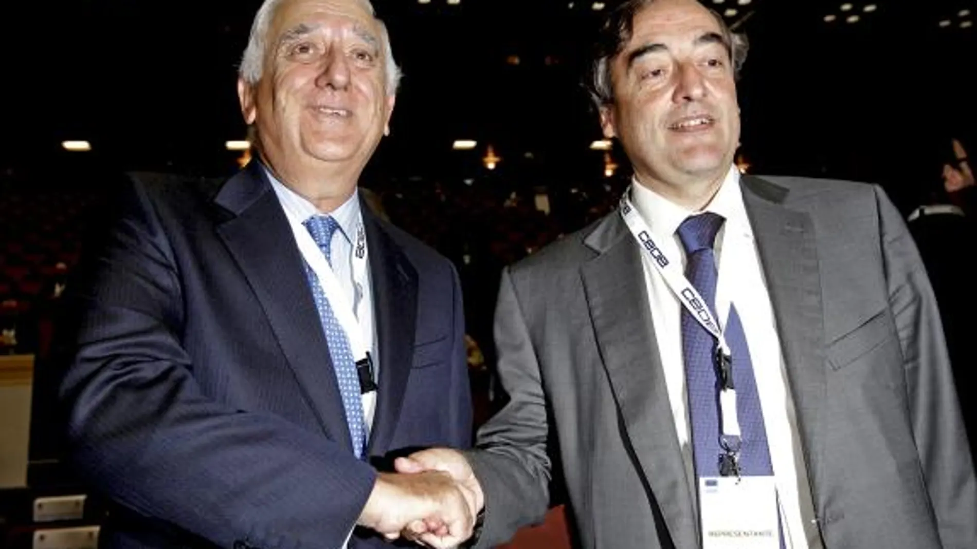 Juan Rosell (d) y Santiago Herrer se han disputado hoy la presidencia de la CEOE