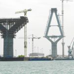 Estado actual en el que se encuentran las obras del puente del Bicentenario de la Constitución de 1812, en Cádiz