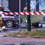 Dos ertzainas heridos al ser empotrados por un coche a la fuga
