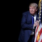 El precandidato republicano a la Casa Blanca, Donald Trump, durante un mitin en Darry