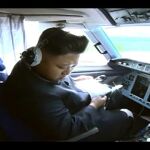 Kim Jong Un pilotando un avión AN-148