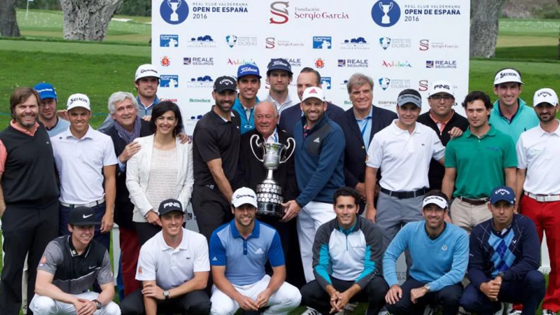 Foto de familia con los protagonistas del Open de España