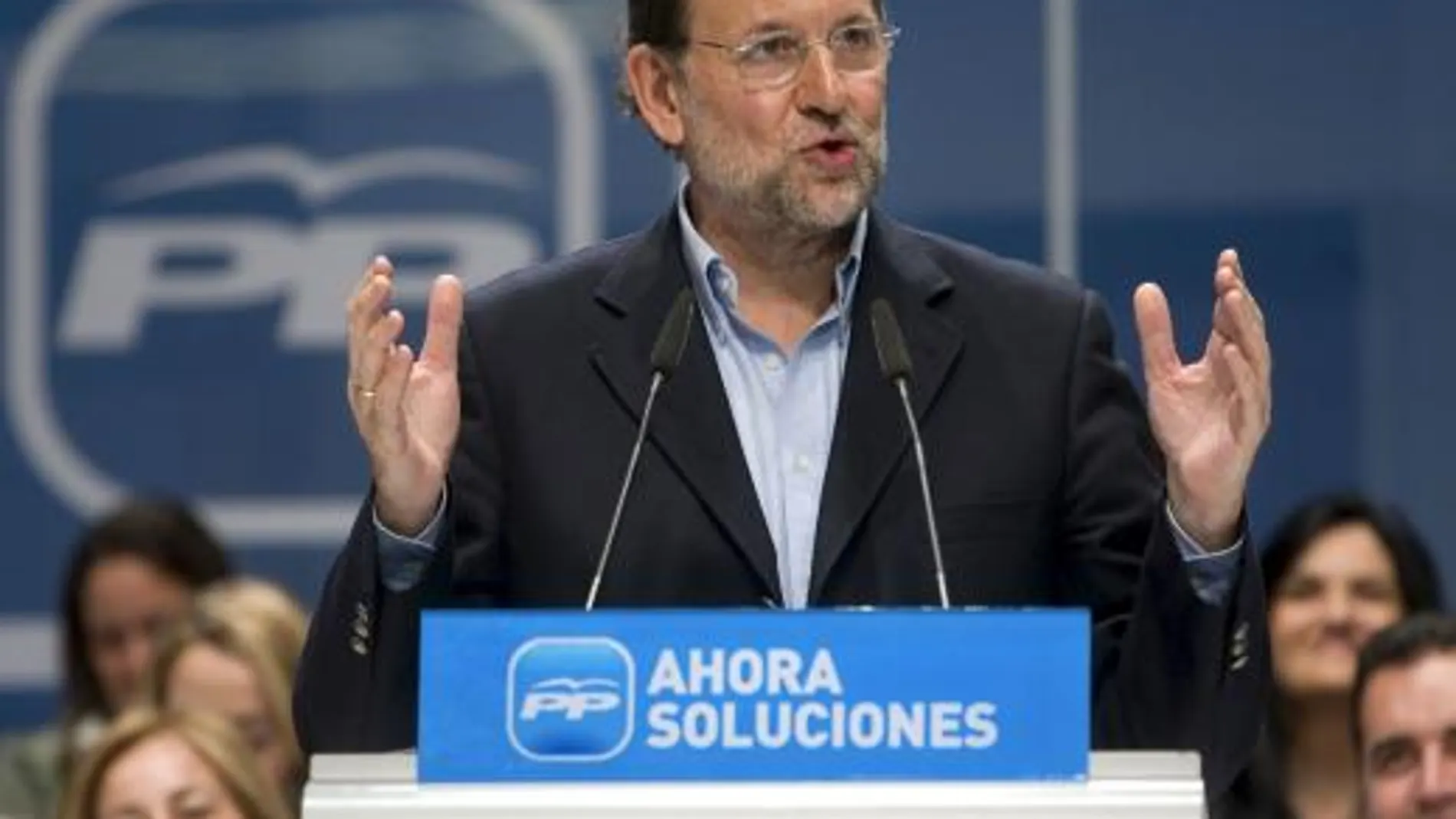 Rajoy: «Zapatero terminará ofreciendo tila contra la crisis»