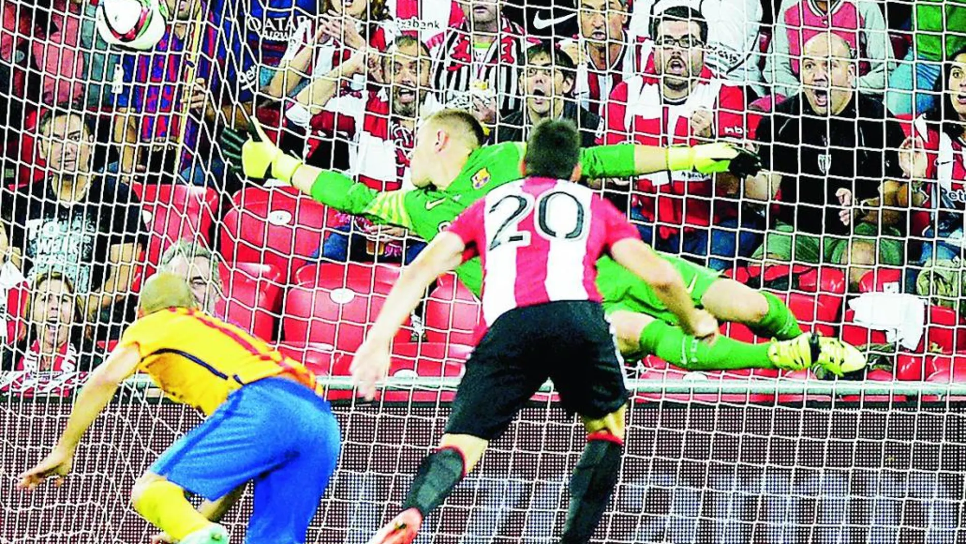 Aduriz marcó así su segundo gol al Barcelona