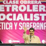 Tareck El Aissami y Nicolás Maduro, durante un encuentro con trabajadores del empresa petrolera estatal