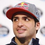 El piloto español de Fórmula Uno, Carlos Sainz, durante el encuentro con medios de comunicación que ha mantenido hoy en Barcelona, previo al G.P. de España