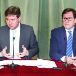 El alcalde de Burgos, Javier Lacalle, presenta las cuentas junto al concejal de Hacienda, Salvador de Foronda
