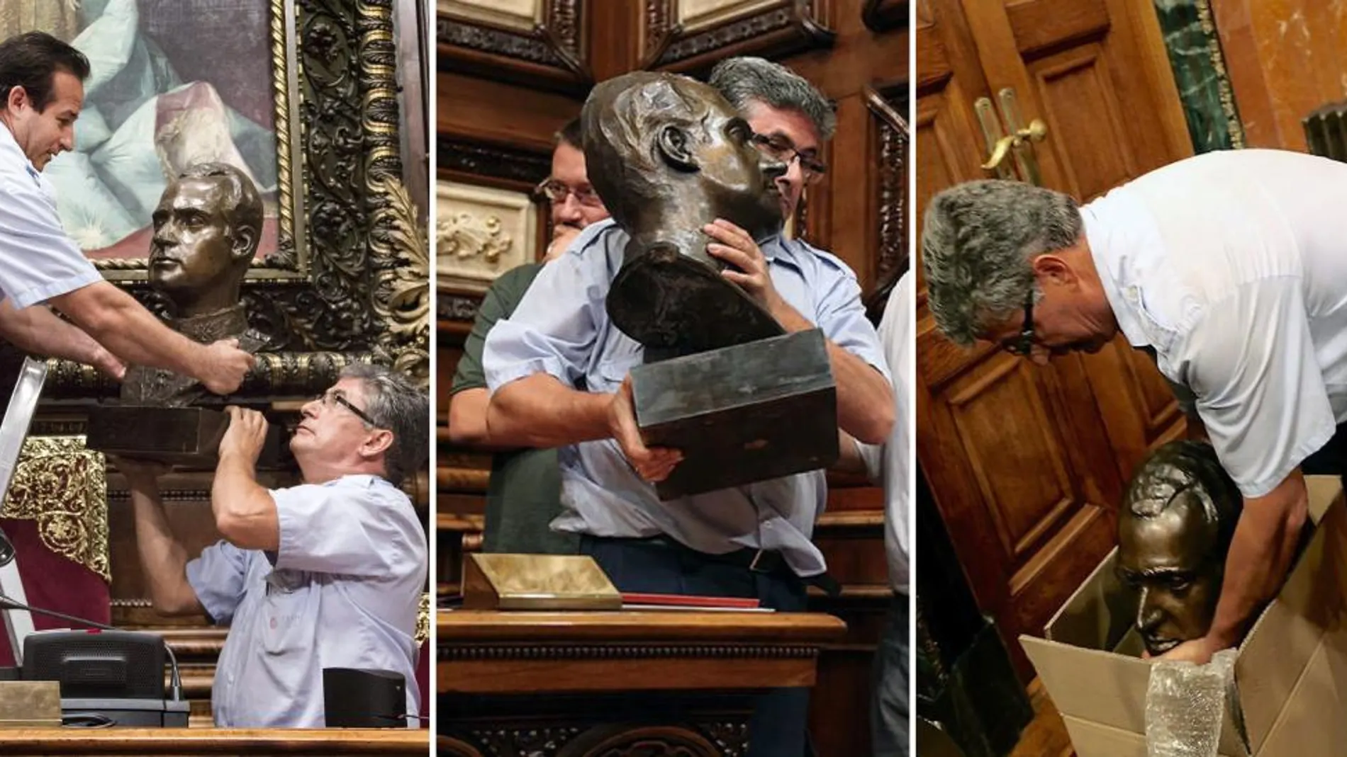 Trabajos de retirada del busto de Don Juan Carlos del Ayuntamiento de Barcelona.