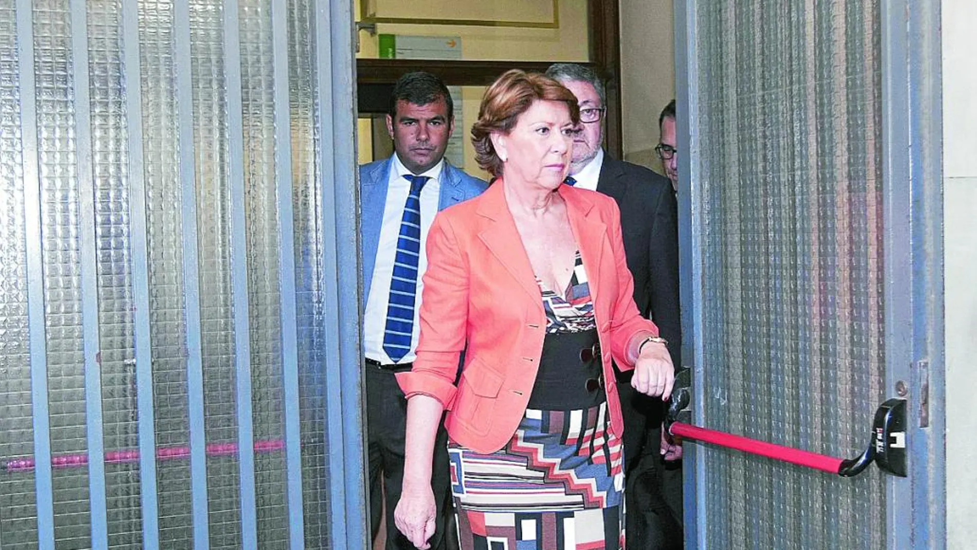 La ex consejera de Economía y Hacienda de la Junta, Magdalena Álvarez, en el juzgado