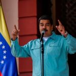 El presidente de Venezuela Nicolás Maduro habla ante periodistas hoy
