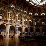 El Ibex 35 pierde los 8.700 puntos tras caer el 0,45 %