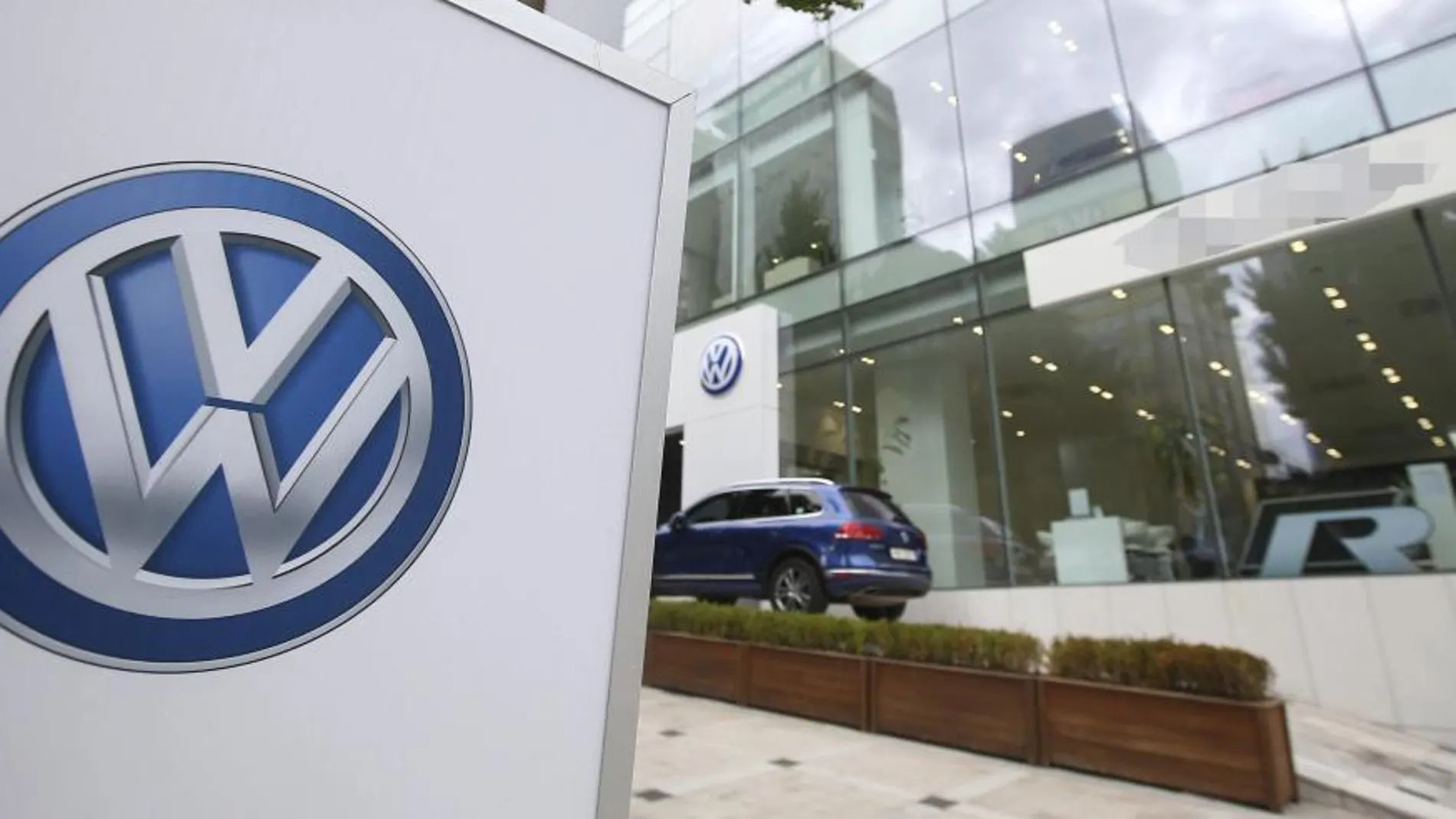Manos Limpias se ha querellado contra los presidentes de Volkswagen Audi España, Volkswagen Navarra SEAT, Jürgen Stackmann