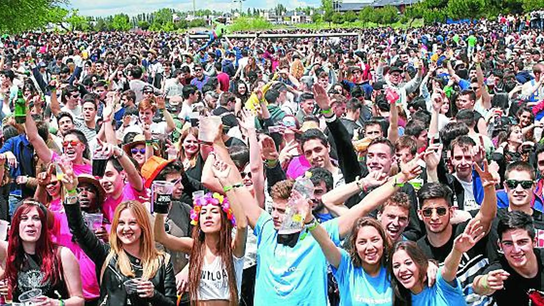 Participantes en la fiesta universitaria celebreda en Palencia