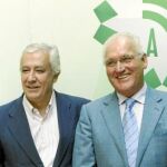 Juan José Cortés, Javier Arenas, Eustasio Cobreros y Esteban González Pons, ayer en la sede regional del PP andaluz