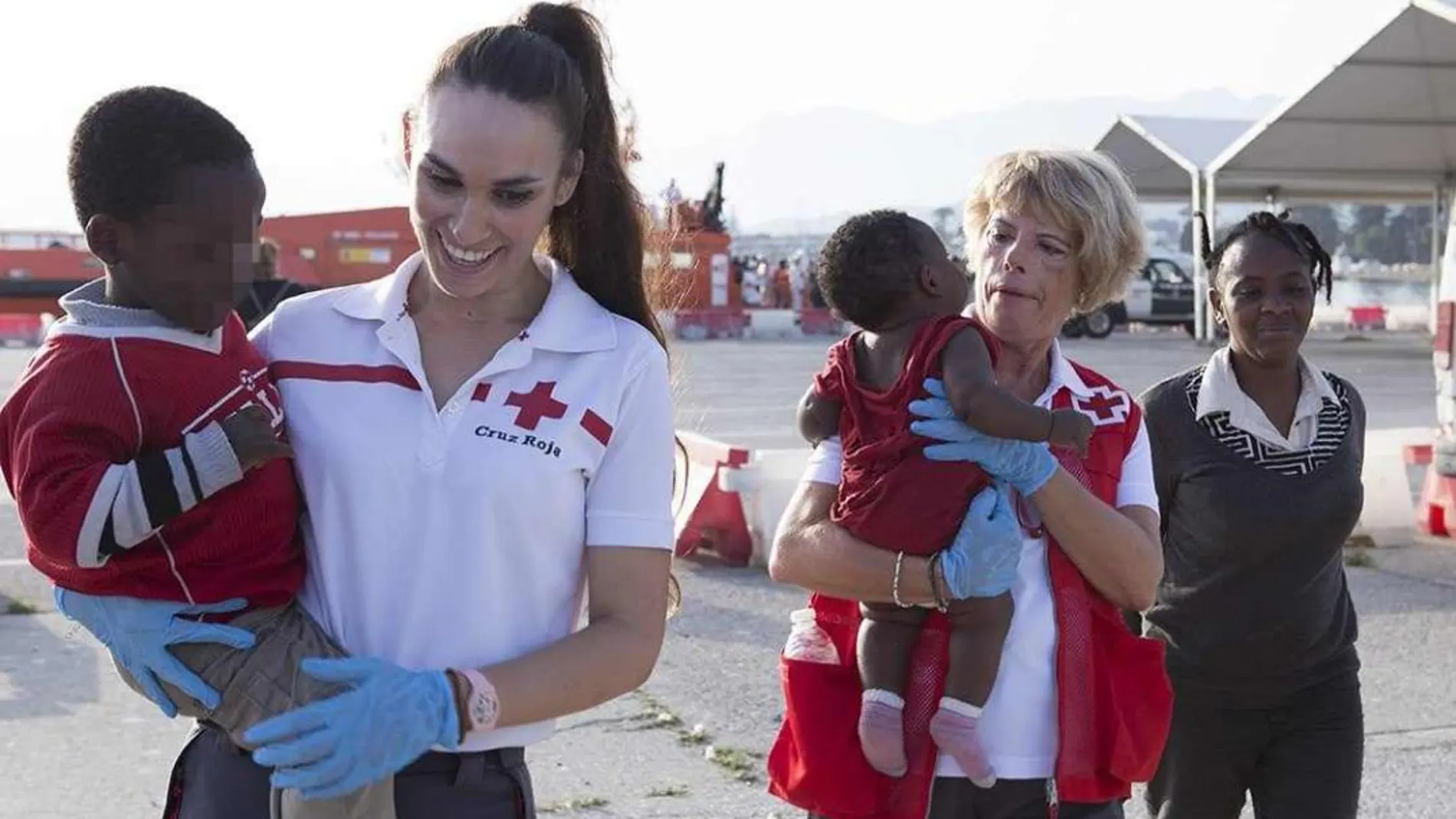 Niños inmigrantes en el puerto de Motril (Granada) / Foto: Efe