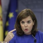 La vicepresidenta del Gobierno, Soraya Sáenz de Santamaría, durante la rueda de prensa posterior a la reunión del Consejo de Ministros