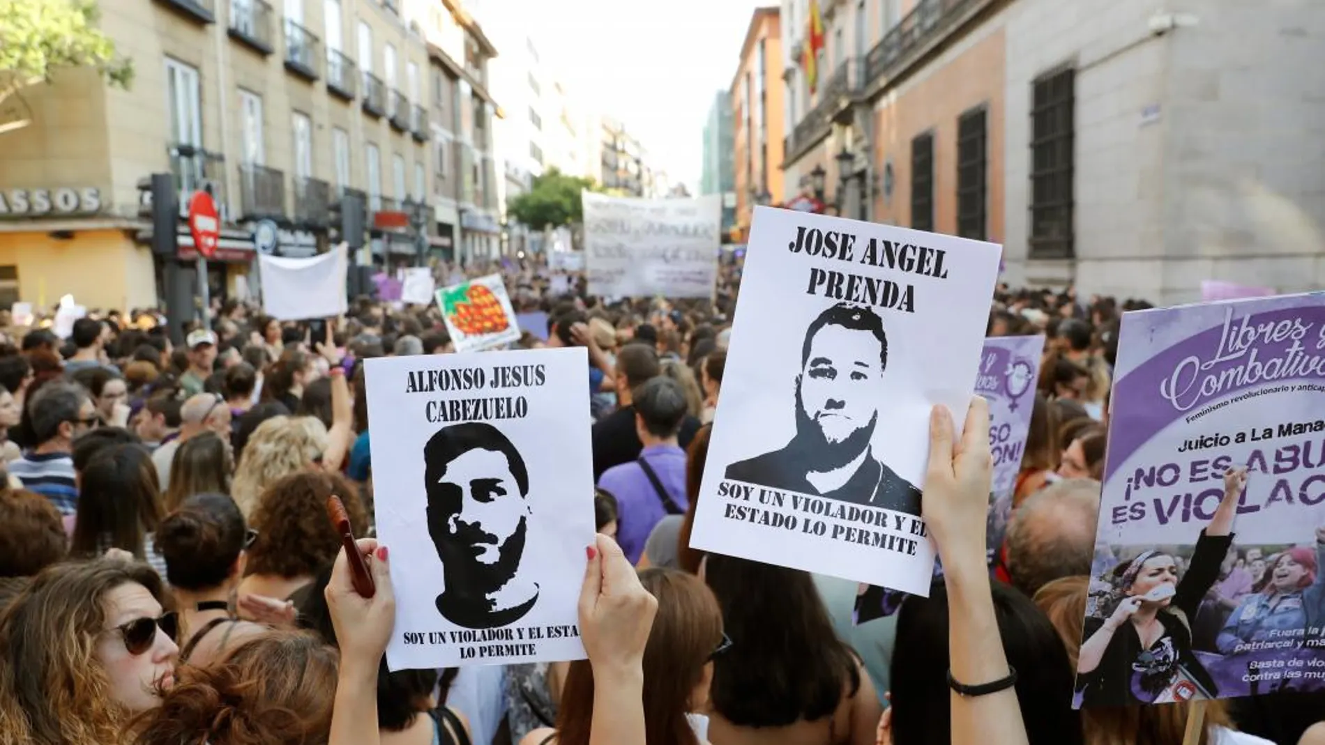 Manifestación de mujeres en Madrid, esta tarde ante el Ministerio de Justicia/Foto: Efe