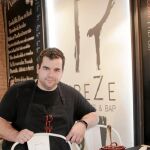 Saúl Sanz es el chef de Treze, uno de los templos cinegéticos de Madrid que celebra su séptimo aniversario