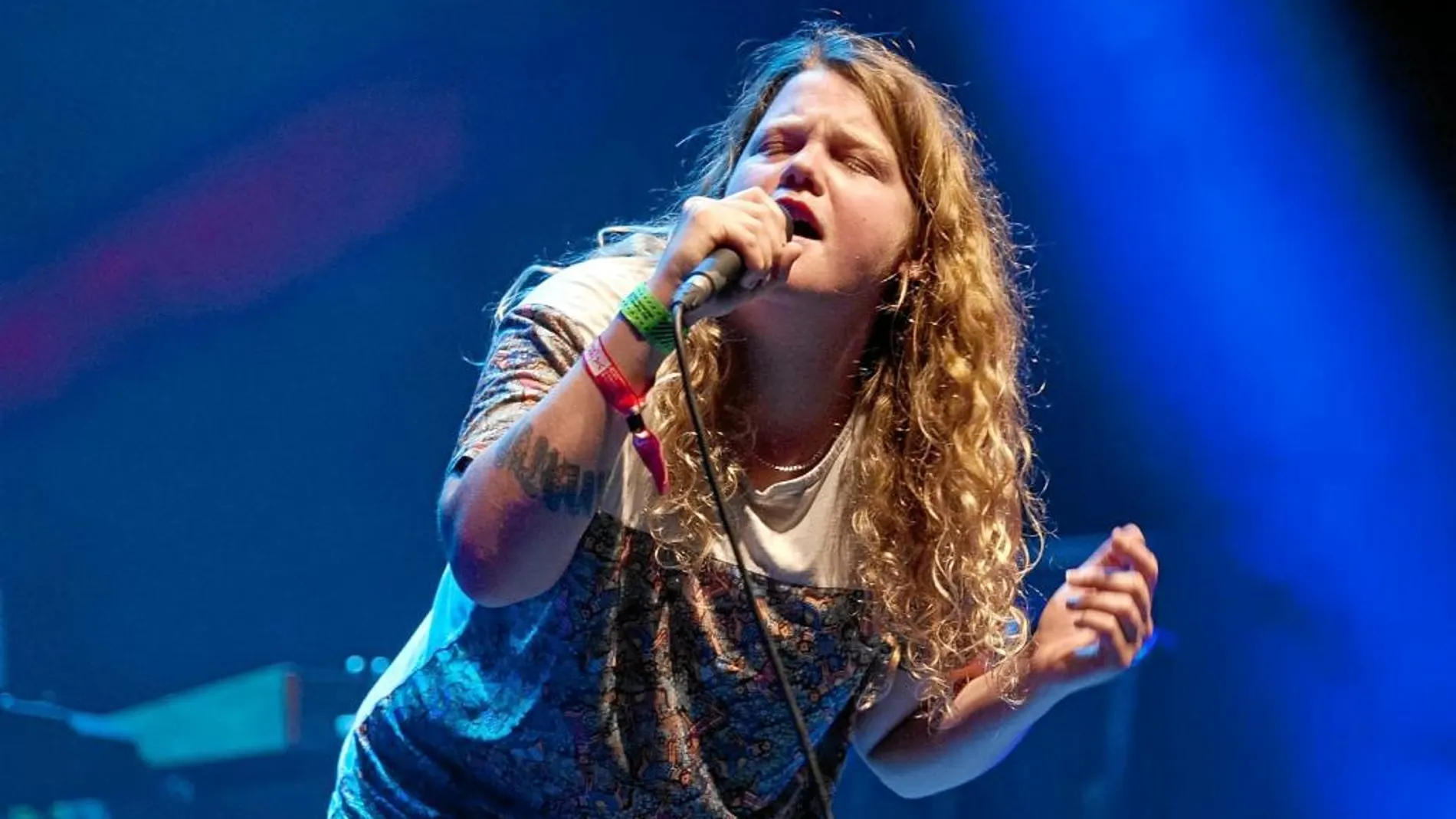 Kate Tempest fue una de las grandes sorpresas de la segunda jornada del festival con sus sacudidas líricas con ritmos urbanos y espíritu rompedor que la emperenta con Mike Skinner, de The Streets