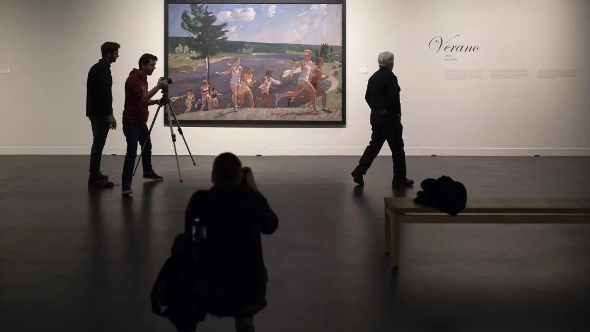 El cuadro Vastedad de Aleksandr Deineka, que forma parte de la nueva exposición anual "Las cuatro estaciones"que se muestra en la sede del Museo Estatal de Arte Ruso de San Petersburgo en Málaga