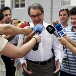 Mas llama a votar para que Cataluña esté presente en los momentos «decisivos»