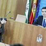  El PSOE presiona en la Cámara para apurar la vía de unión Unicaja-Cajasur