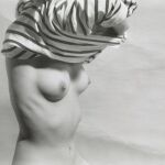 Desnudo con punto a rayas, París, 1970 WILLY RONIS
