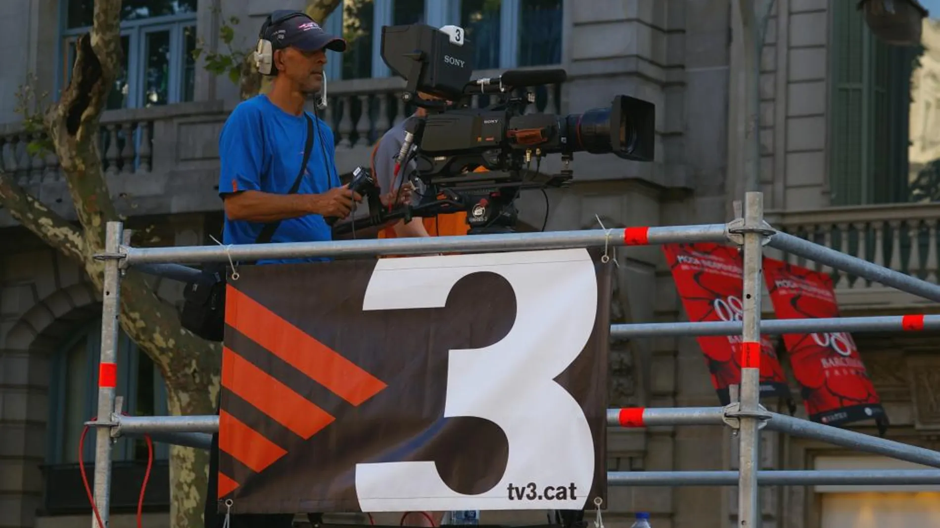 Cámara de TV3 grabando una manifestación