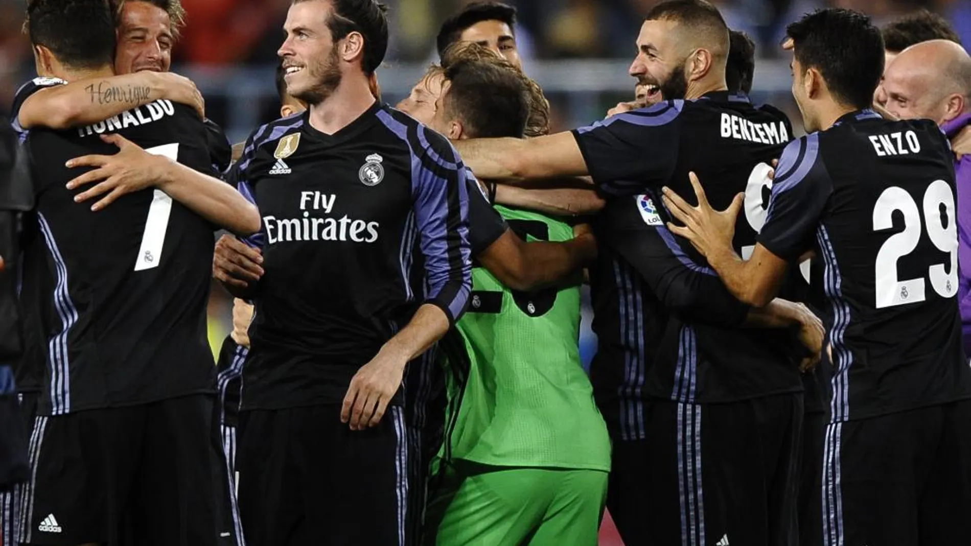 Los jugadores del Real Madrid celebran el título de Liga