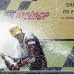 Toni Elías gana el Gran Premio de Francia de Moto2 y se pone líder